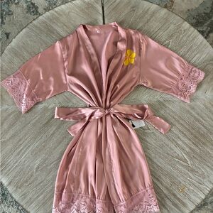 Elegant Pink Lace Trim Flower Girl Robe